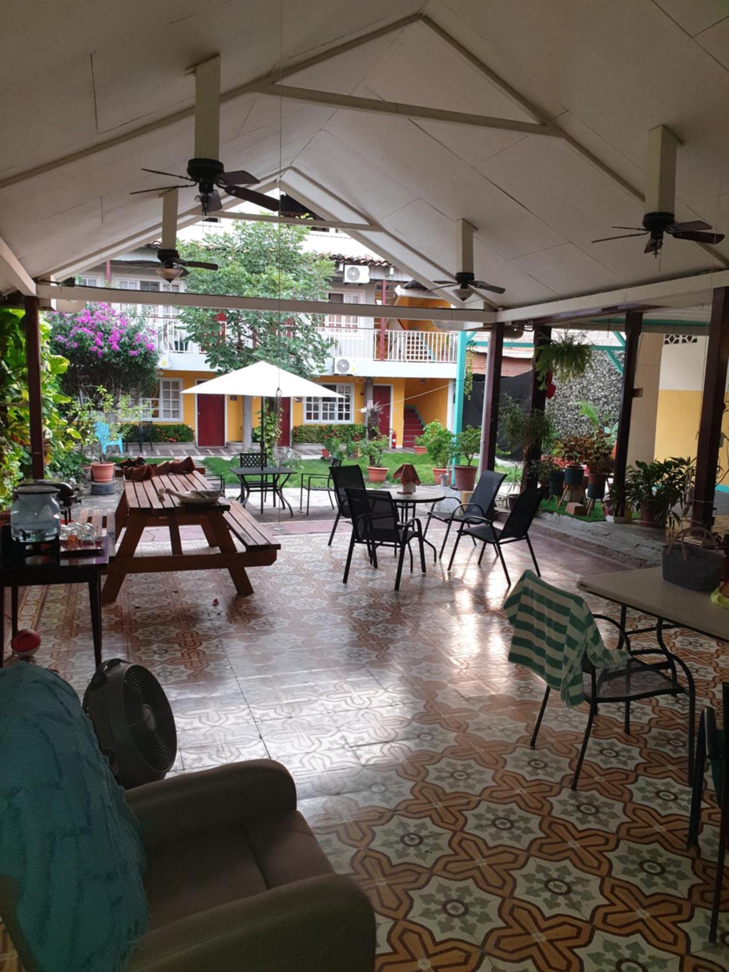 Hotel Liberia Extérieur photo