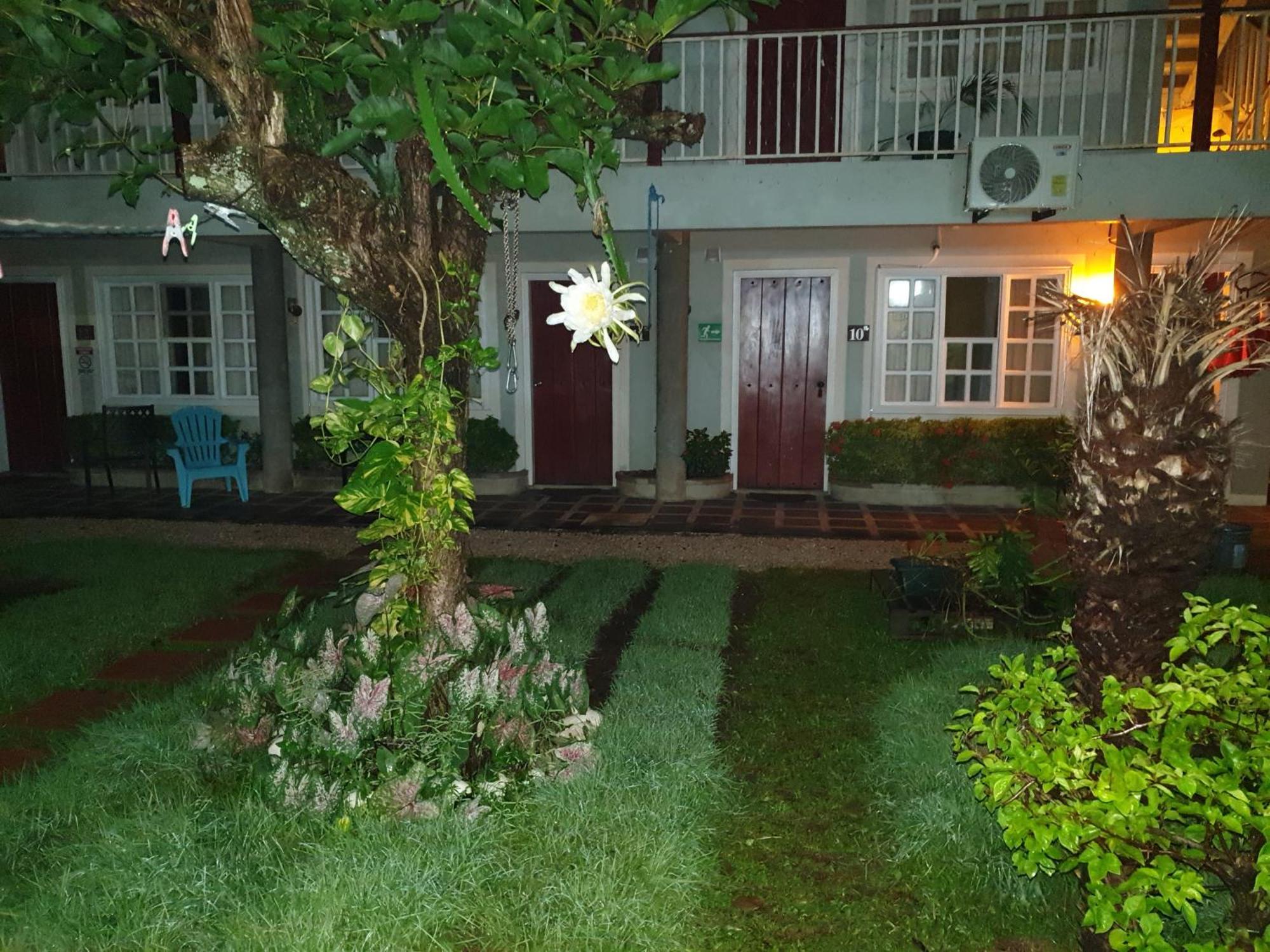 Hotel Liberia Extérieur photo