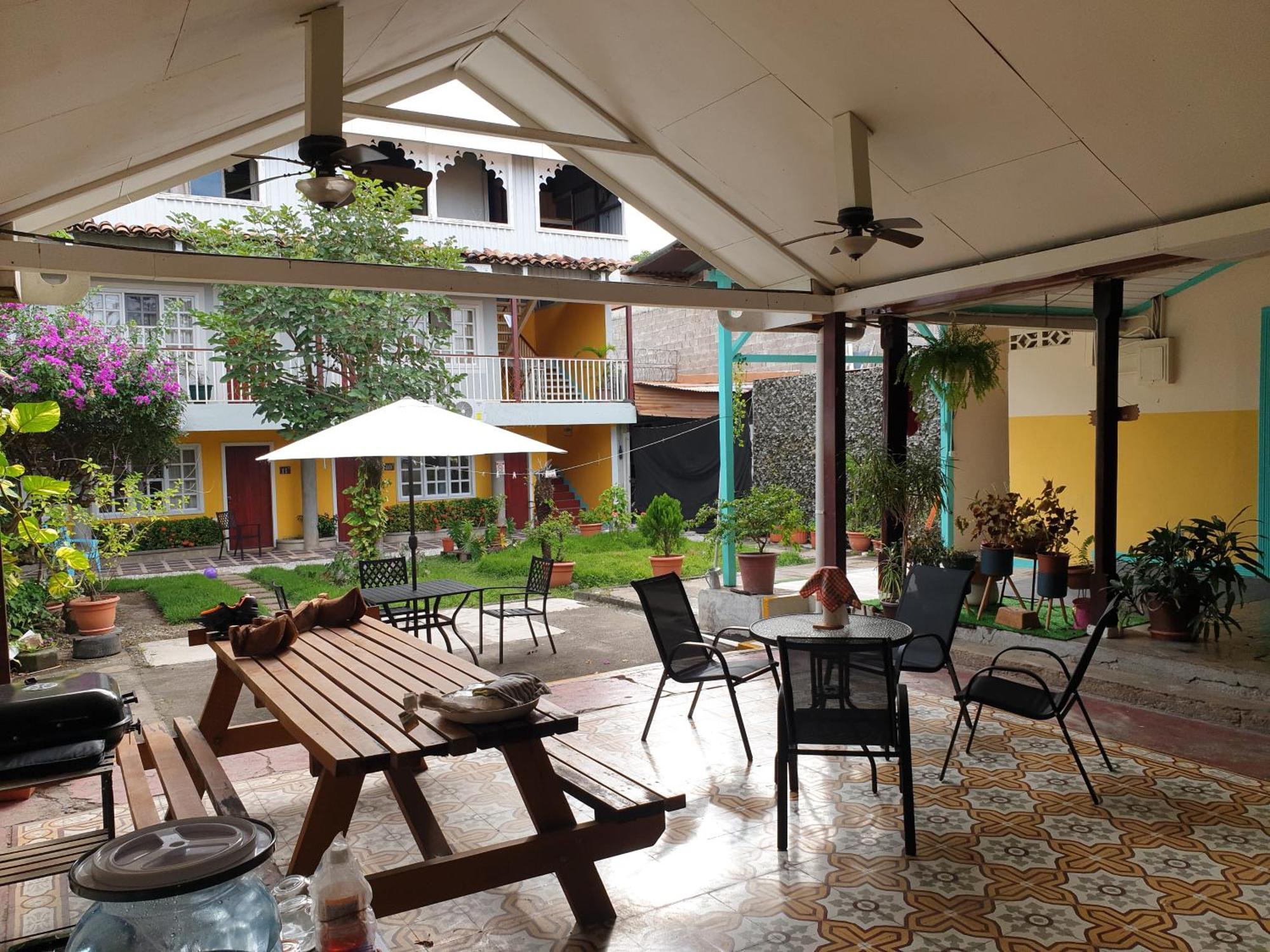 Hotel Liberia Extérieur photo