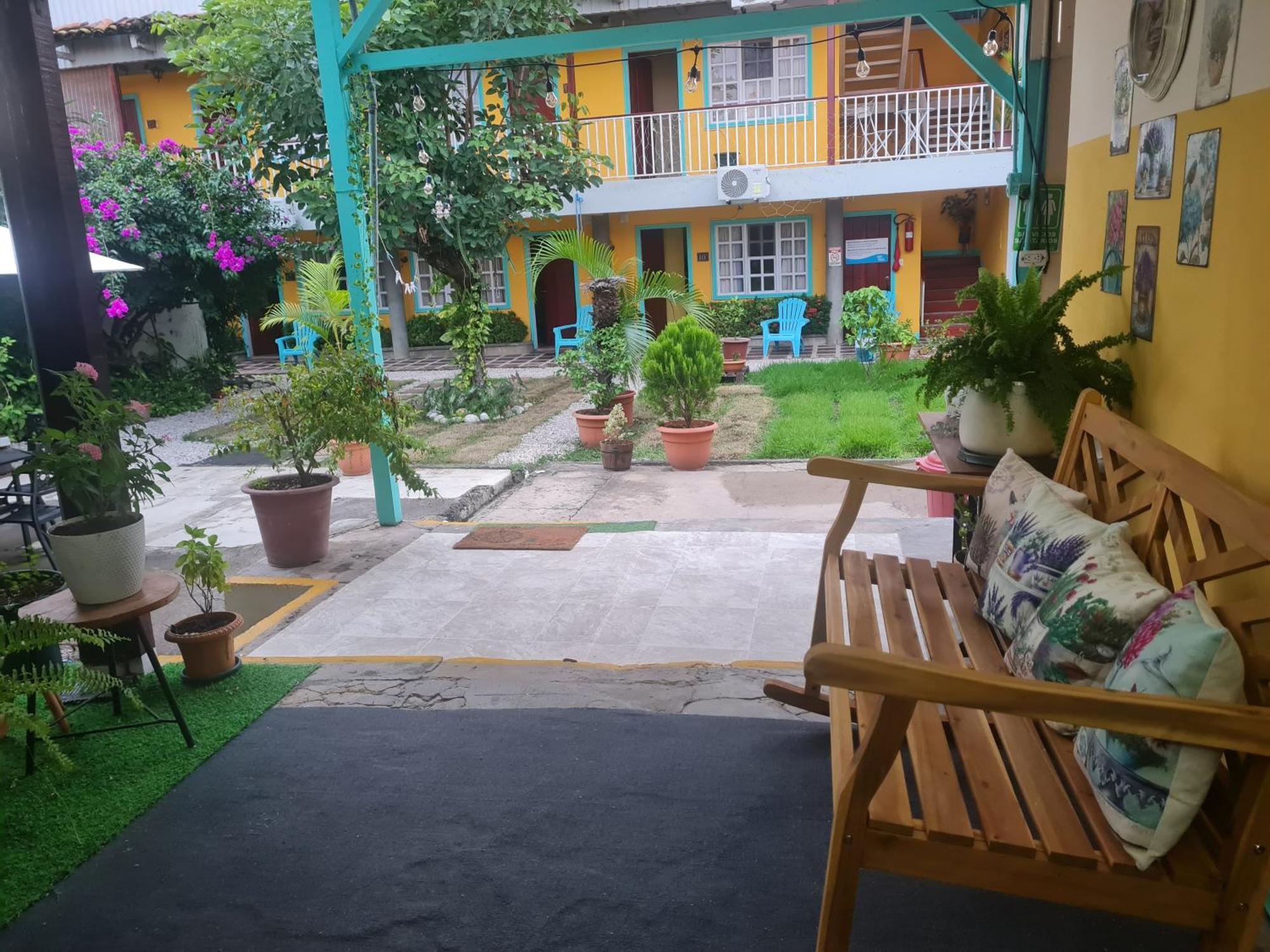 Hotel Liberia Extérieur photo